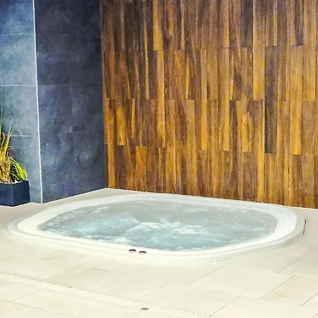 A201 By Interhome Lägenhet